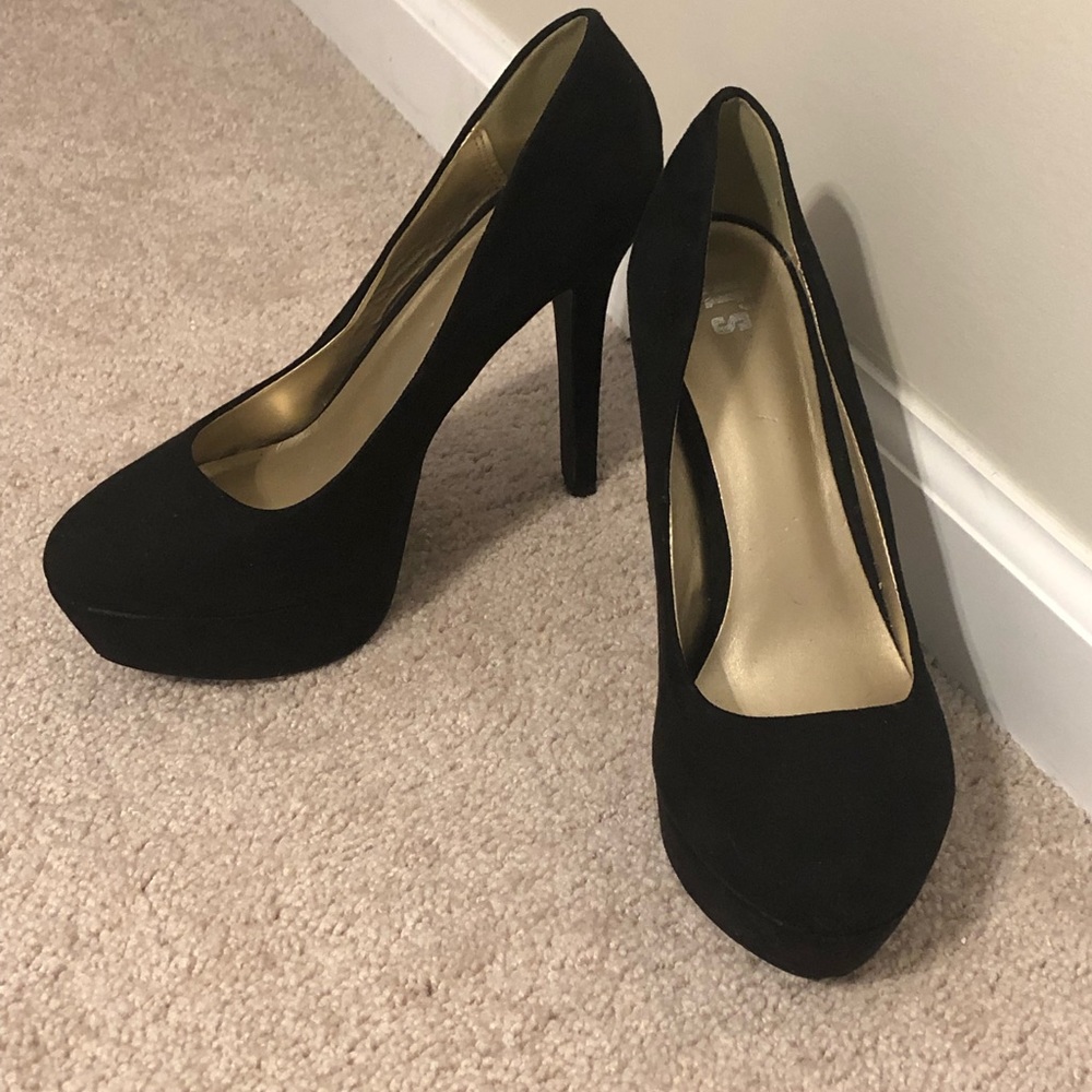 Heels - Picture 2 of 4